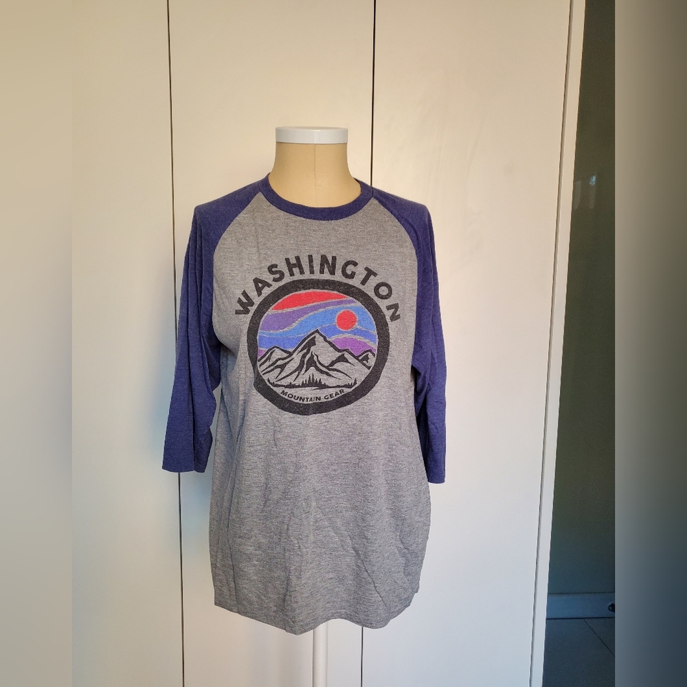 Henley shirt with Washington print, 3 quarter length sleeves, large